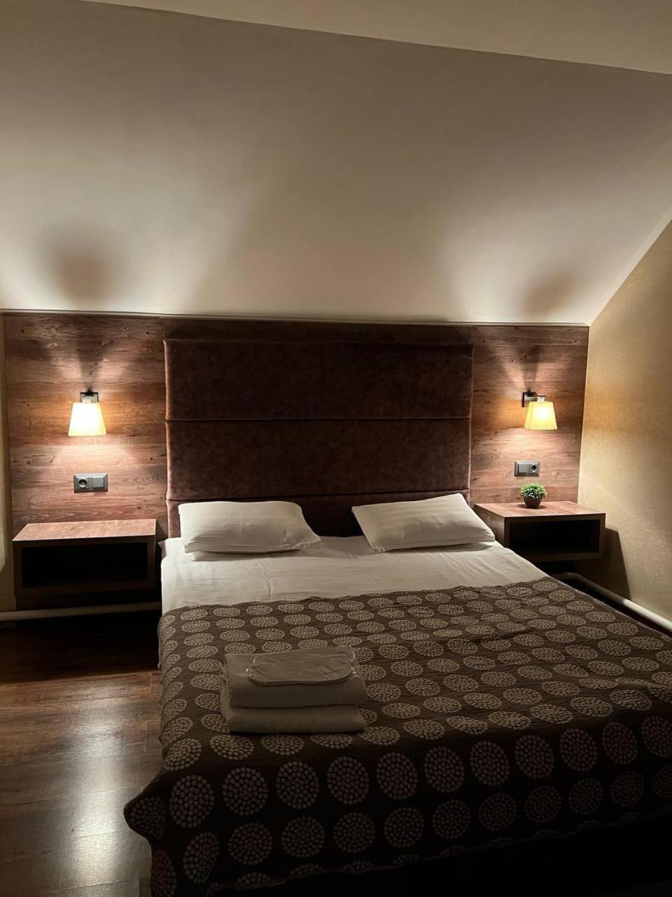 Lavitor Hotel Bishkek Exterior photo